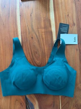 knix Luxelift Pullover Bra in Emerald